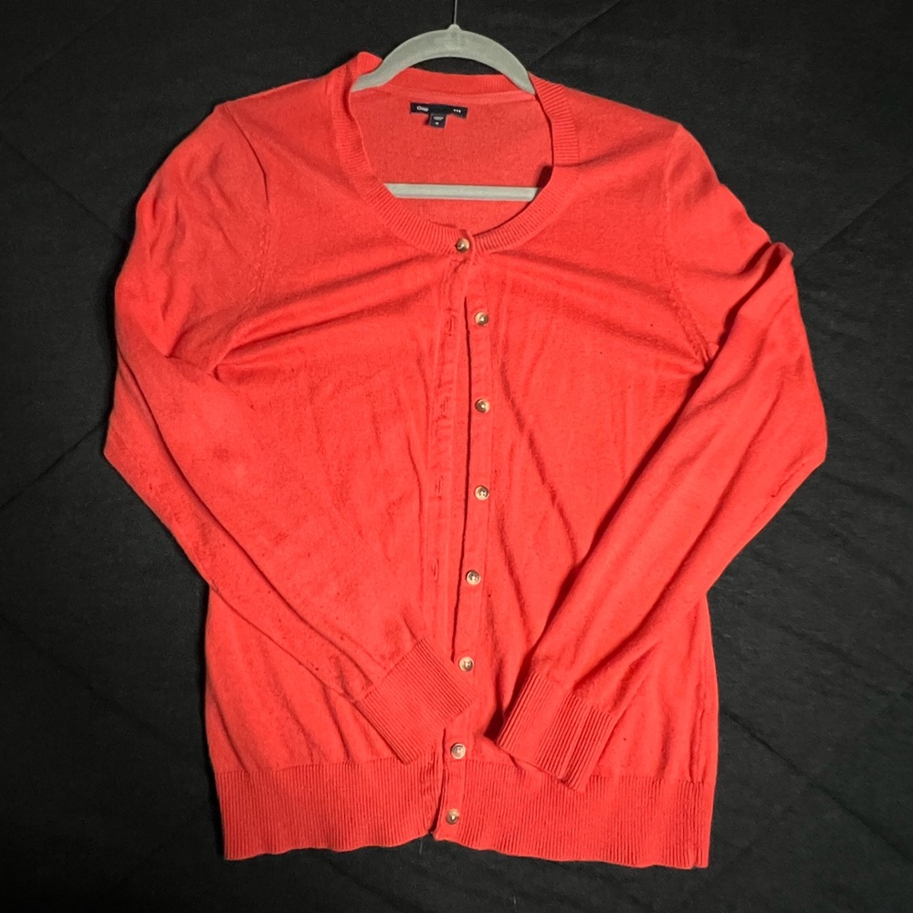 Coral GAP Cardigan Sweater. 🧥 Size Medium